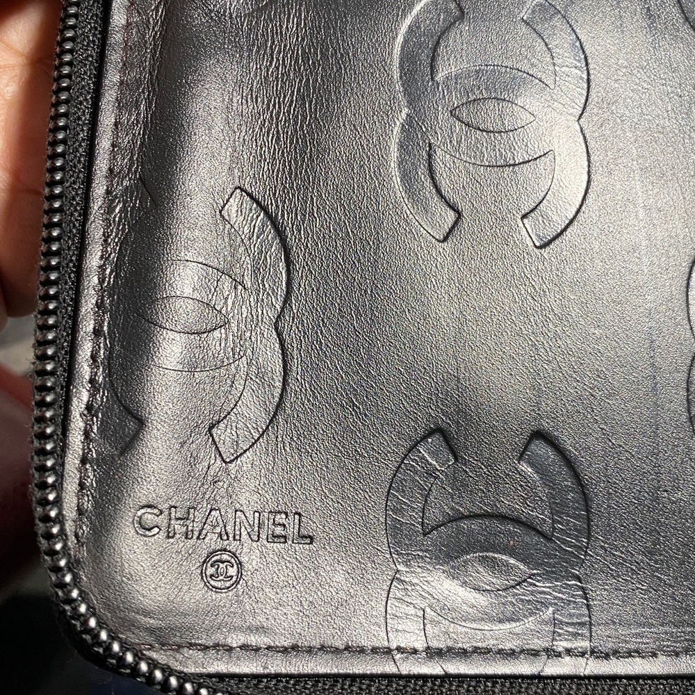Authentic CHANEL Lambskin Cambon Line Zippy Clutch Wallet - Picture 7 of 17
